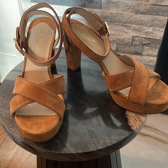 NWOT RALLIES H LAUREN SUEDE PLATFORM HEELS SIZE 8 CAMEL - Picture 2 of 8